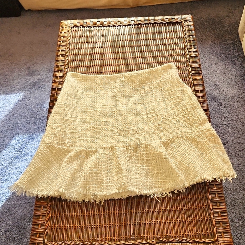 Like new! White & silver tweed skirt